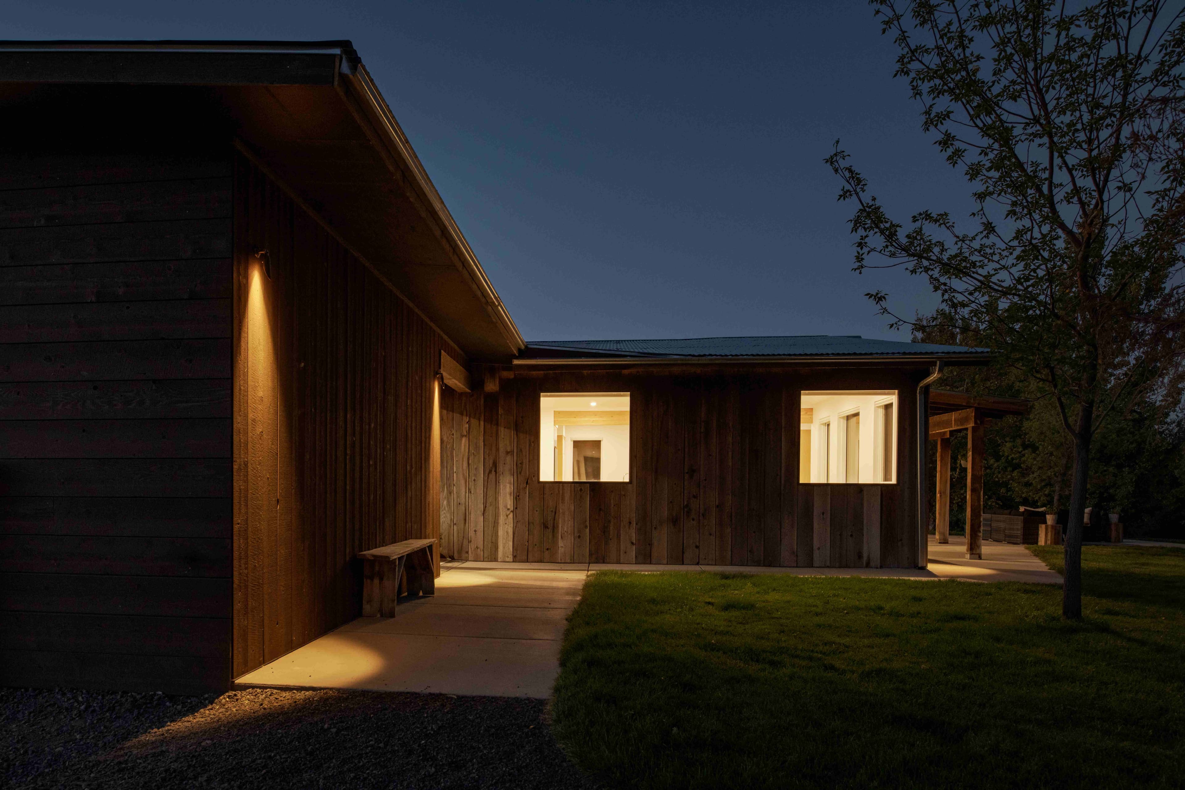 Night exterior views, Double R 2.0 in Bliss, Idaho — photograph 3 of 3